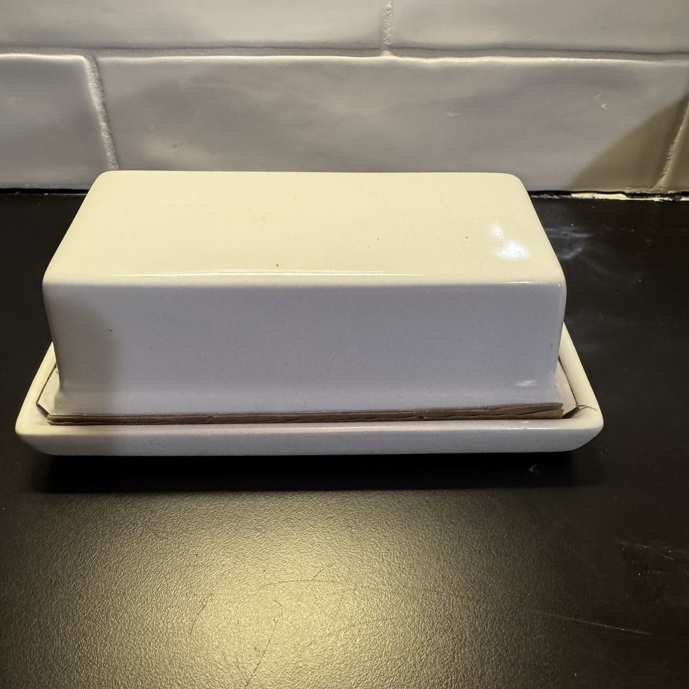 Mainstays Glazed Stoneware Butter‎ Dish, White, Airtight Lid, Microwave-Safe